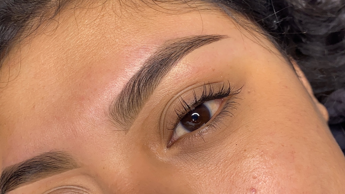 Diseño de Cejas + Limpieza con Cera Tibia